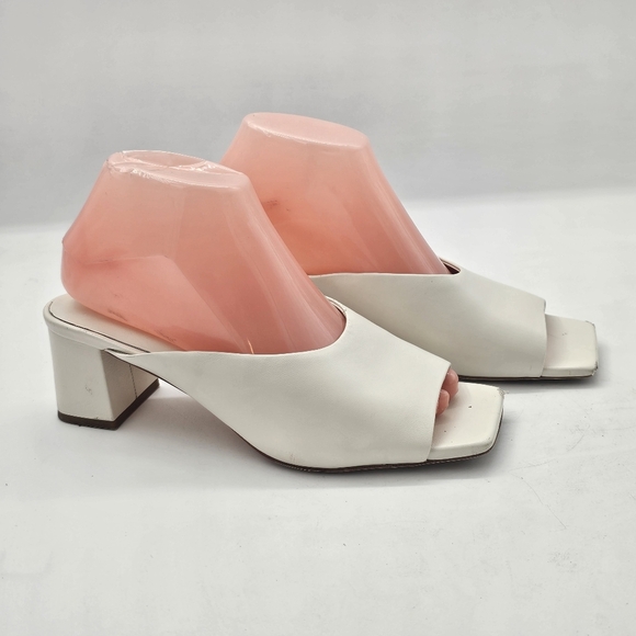 Vince Elizabeth Block Heel Mule Sandals Women’s 7.5 Ivory / Bone / Cream Leather - Picture 2 of 14